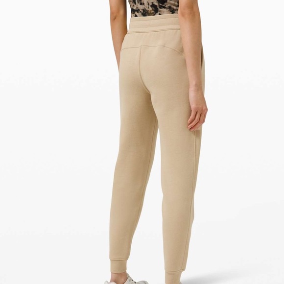 Lululemon Scuba High Rise Jogger - Picture 2 of 5